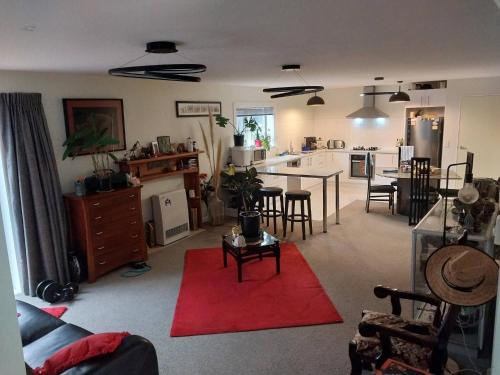 Seatoun Maison | Charming Room in Wellingtons Coastal Heart