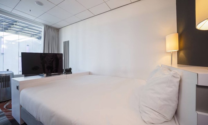 Leiden Hôtel | Charming Room Near Castle Ruins with Indoor Pool and Spa
