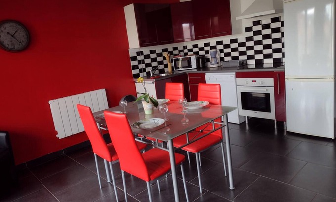 Verchain-Maugre Cottage | Gîte confortable avec jardin, WIFI et équipements modernes en plein cœur d'un village paisible.