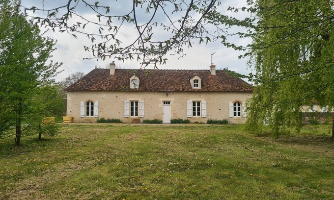 Belabre Cottage | Maison de vacances en Brenne avec piscine partagée, grand jardin et tout confort inclus