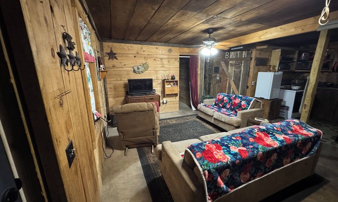 Madera Cottage | Charming Rustic cottage in houtzdale not far from PSU State college Pennsylvania