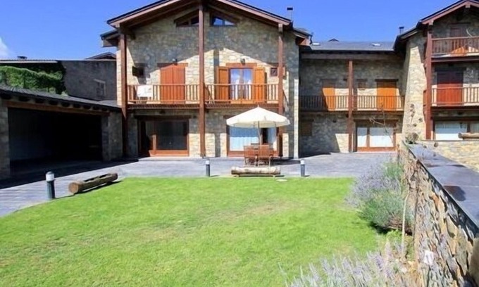 Bellver de Cerdanya Cottage | Encantadora Casa de Piedra y Madera Pour 12 Personnes