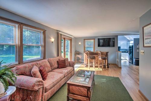 Saco Maison | Charming Saco Home with Deck, 5 Mi to Beach!