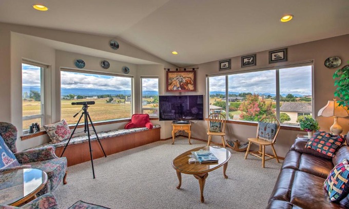 Sequim Maison | Charming Sequim House with Olympic Peninsula Views!