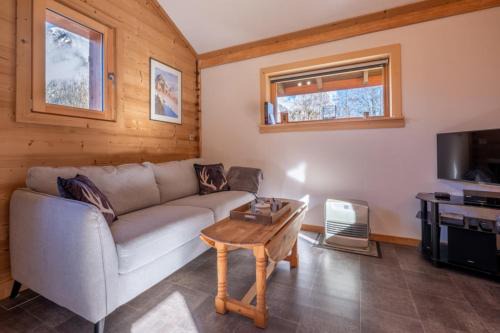 Les Bossons Chalet De Ski | Charming small chalet with Aiguille du Midi view