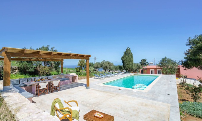 Tria Monastiria Maison | Charming spacious house, 5min from Rethymno!