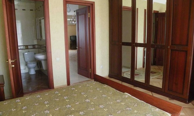 Vake Appartement | Charming spacious 1-bedroom apartment beside Vake Park in Tbilisi