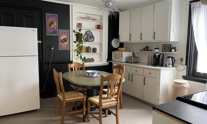 Terrebonne Appartement | Charming,Spacious Apartment in the Heart of the Historic City of Old Terrebonne