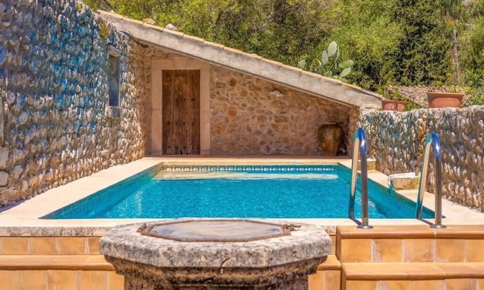 Urbanitzacio la Font Villa | Beautiful 4-bedroom villa, with swimming pool and barbecue