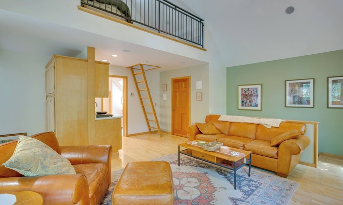 Stockholm Appartement | Charming Stockholm Abode in Walkable Location!
