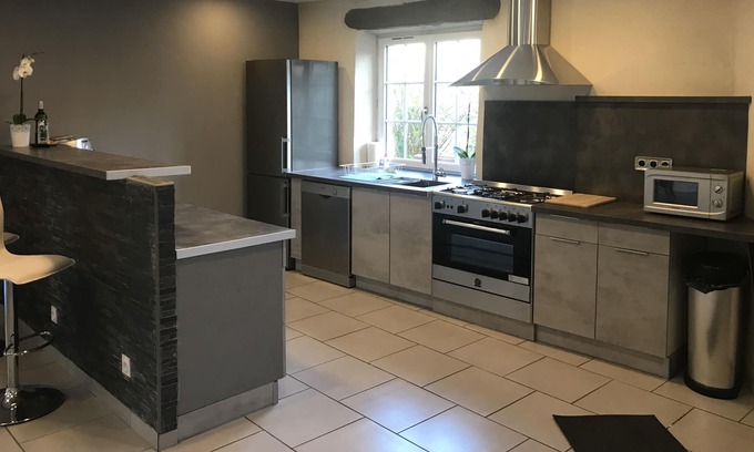 Vic-le-Comte Appartement | Gîte charmant en pierres au cœur de vic le comte