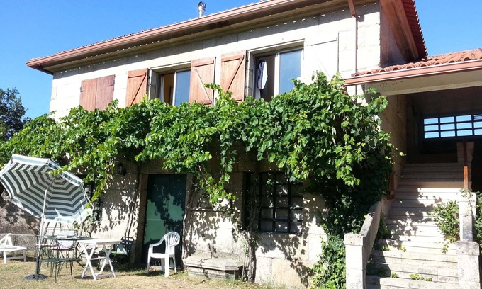Soutomaior Cottage | Belle maison en pierre dans une belle maison avec une belle rivière