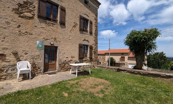 Pinols Cottage | Charmant Gîte en Pierre avec 3 Chambres, Cour et Proximité Activités, Pinols
