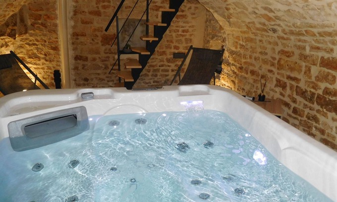 Laville-aux-Bois Cottage | Maison de charme avec jacuzzi, nature préservée et équipements pour bébé, 4 étoiles, proche forêt.