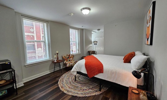 Champaign Appartement | Charming Studio at The Inman - 212