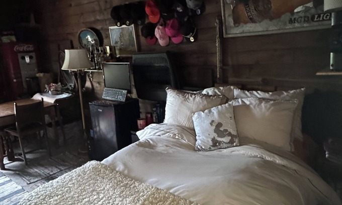 Vashon Island Maison | Charming Studio Barn on Vashon Island with Salish Sea Views