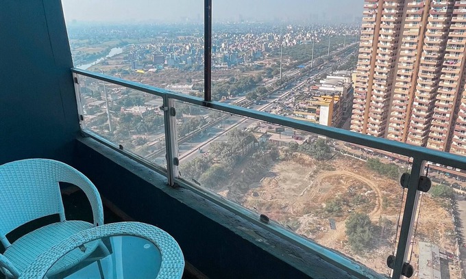Greater Noida Lit Et Petit-Déjeuner | Charming Studio in Prime Location: Comfort, Convenience, and Memorable Stays.