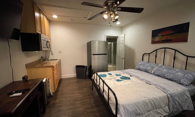 Palm Harbor Appartement | Charming studio in wonderful Palm Harbor with AC