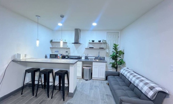 North Las Vegas Appartement | Charming studio with WiFi and AC in brilliant Near Downtown!
