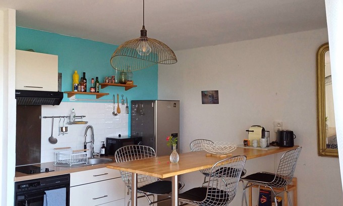 Costieres Appartement | Charmant studio terrasse avec vue, plein sud