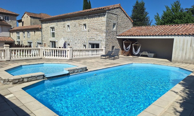 Ruoms Appartement | Charming studio with swimming pool in the heart of Ruoms, Ardèche