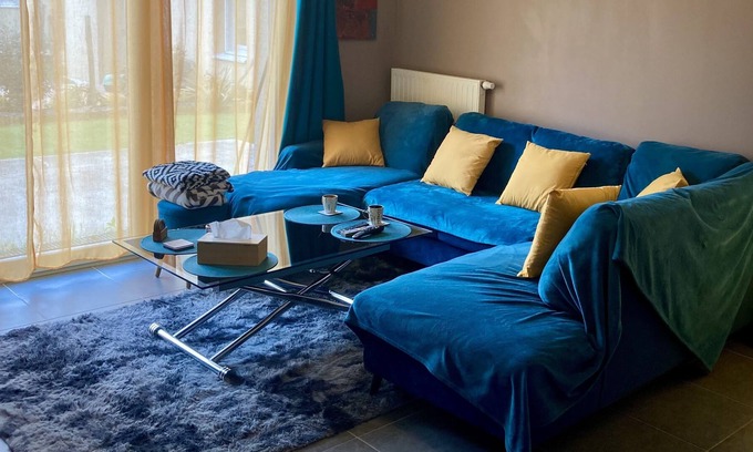 Bourg Pelousiere Appartement | Charming T3 in a quiet area + Garden & Terrace + Parking