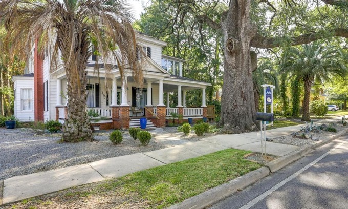 Thomasville Maison | Charming Thomasville Getaway Walk to Downtown!