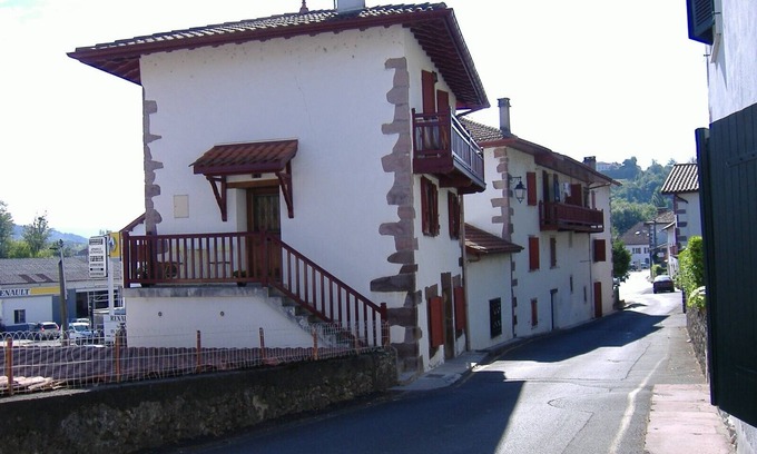 Uhart-Cize Maison | Charmante maison de ville, à 2 pas de la cité médièvale de St Jean Pied de Port
