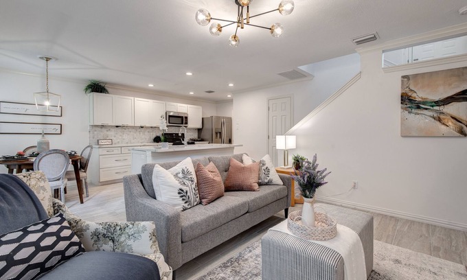 Alden Bridge Maison | Charming Townhome, 3 beds, 2.1 baths, 2 car garage