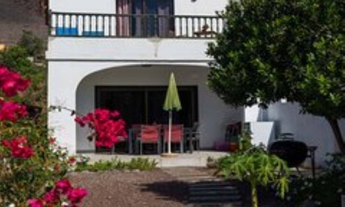 Playa de la Calera Villa | Charmante maison à 100 mètres de Playa Calera et en anglais surplombant la Mérica