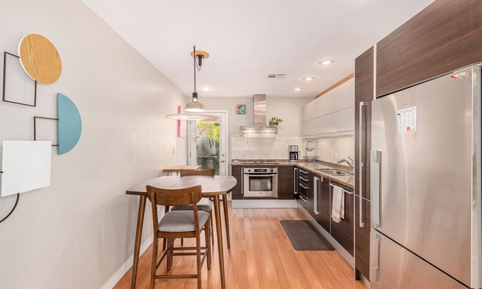 Camelback East Maison | Charming Townhouse in Central Phoenix