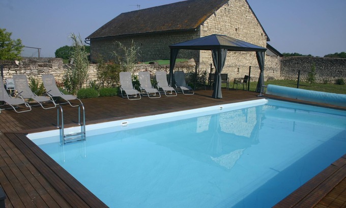 Princay Maison | Charmant chalet de deux chambres avec piscine de 10m x 5m près de Richelieu