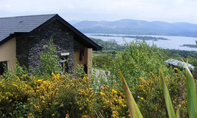 Templenoe Cottage | Charmant cottage de deux chambres avec vue magnifique sur la mer à seulement 10 minutes de Kenmare