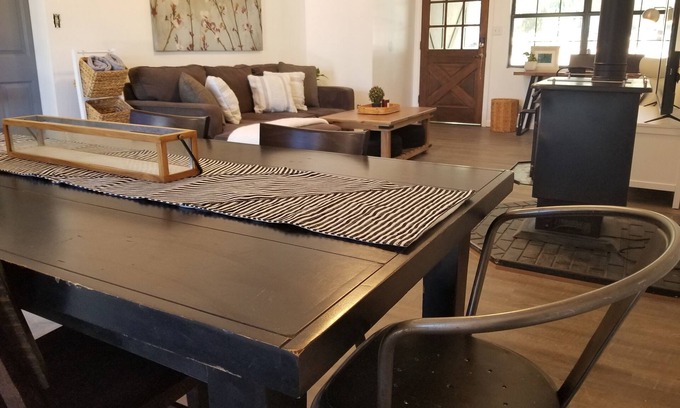 Payson Maison | Charming, updated 2 BA/2BR cottage in Payson, w/ AC. Dog friendly.