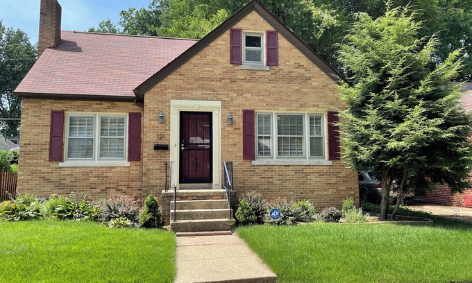 Springfield Maison | Charming updated 2 BR/2BA+Den home close to Capitol & Medical Complex