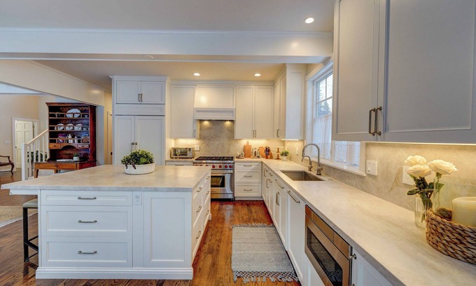 Ketchum Maison | Charming Updated Home Minutes From Town, Skiing, & Mountain Rides Bus Routes