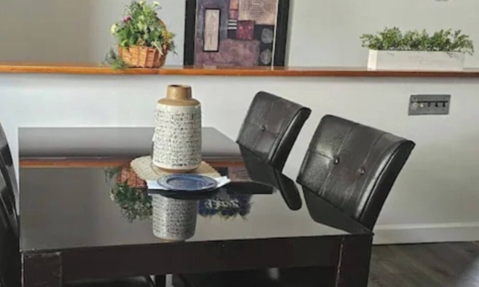 South Chicago Heights Appartement | Charming and a Cozy 2-bedroom apartment in South Chicago Heights with AC