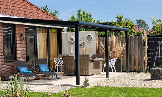 Herkingen Maison | Charming vacation home "Strandgut" with garden on the Grevelingenmeer South Holland