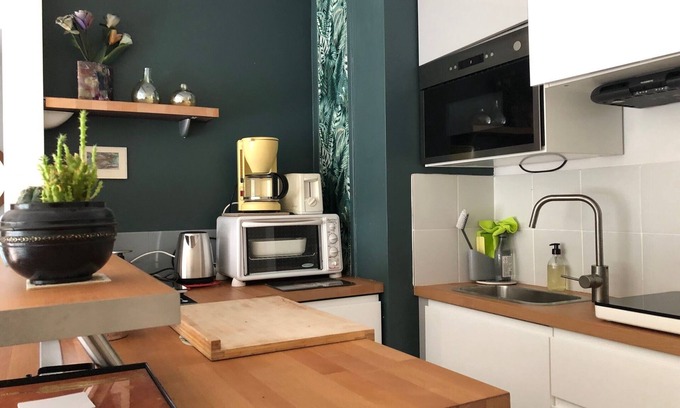 Chamalieres Appartement | Charming, very quiet F2 just a few minutes' walk from the Royat thermal baths.