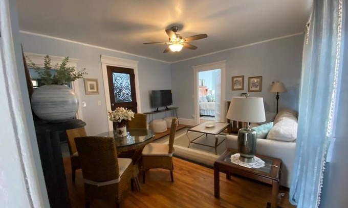 Logansport Appartement | Charming Victorian steps from downtown Logansport.