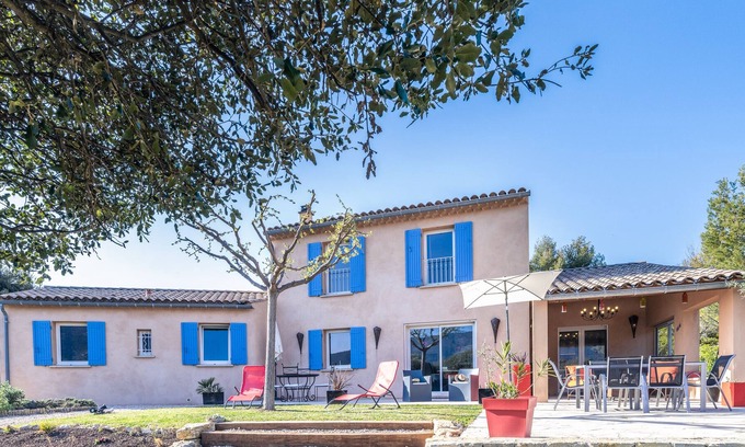 Mollans-sur-Ouveze Villa | Villa de charme face au ventoux, à 1km du village avec piscine chauffée.