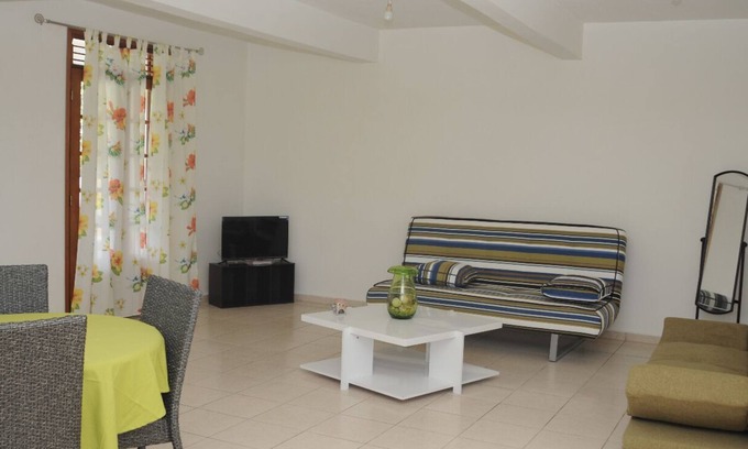 Gourbeyre Maison | Charmant bas de villa 107m2