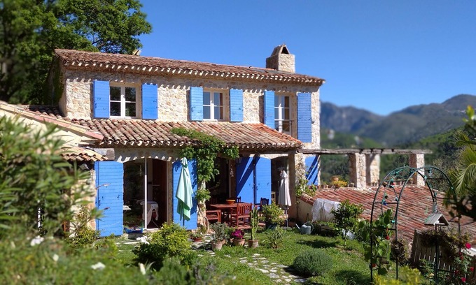 Bendejun Maison | VILLA DE CHARME ,ARRIÈRE PAYS NICOIS AVEC VUE ET PISCINE