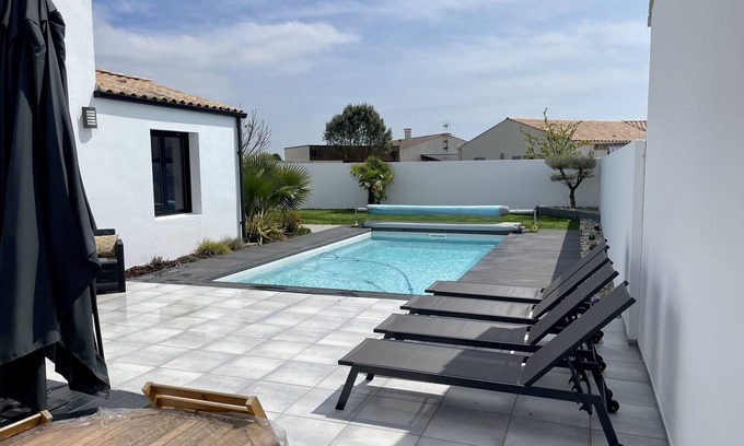Villedoux Maison | Charmante villa aux portes de La Rochelle avec piscine chauffée.