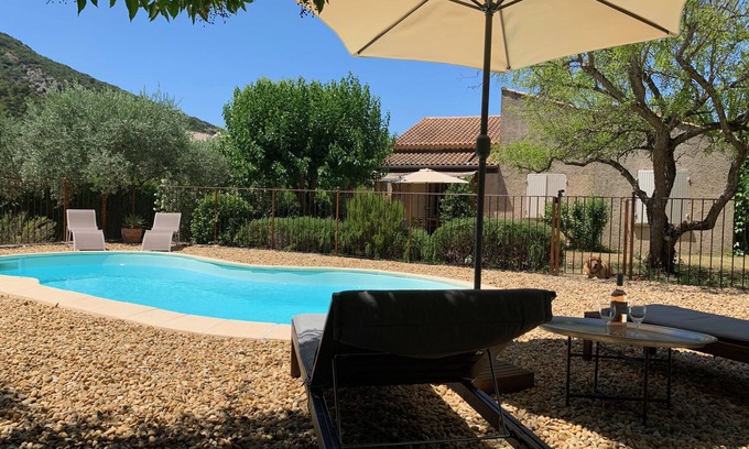 Maubec Villa | Villa de charme sur un jardin de 1000 m², piscine privée, Avignon, Luberon