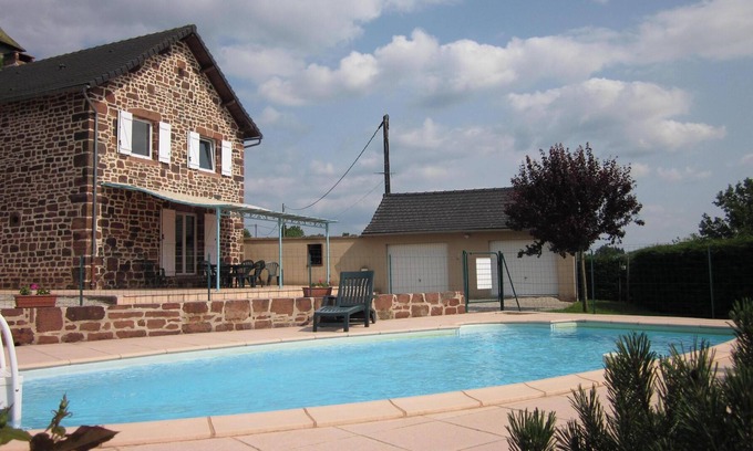 Lagleygeolle Maison | Villa de charme piscine privée chauffée,proche Lot et Dordogne