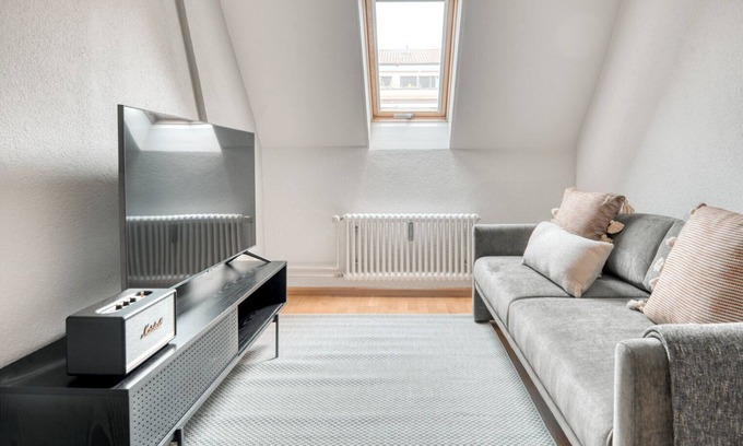 Vorstadte Appartement | Charming Vorstädte 2.5 Room w/ Storage & W/D, by Blueground