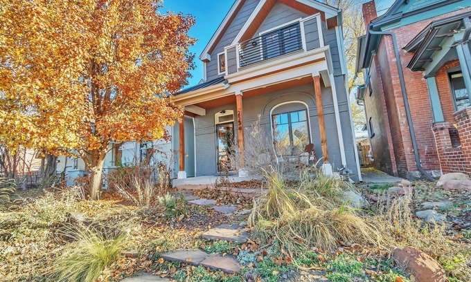 Whittier Maison | High-end Walkable Victorian 3-bedroom house in Denver