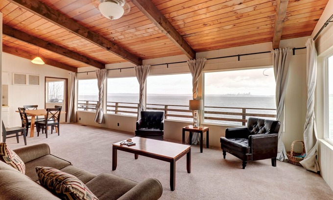 Bainbridge Island Maison | NOUVELLE LISTE! Charmante maison en front de mer avec une terrasse meublée et un accès à la plage