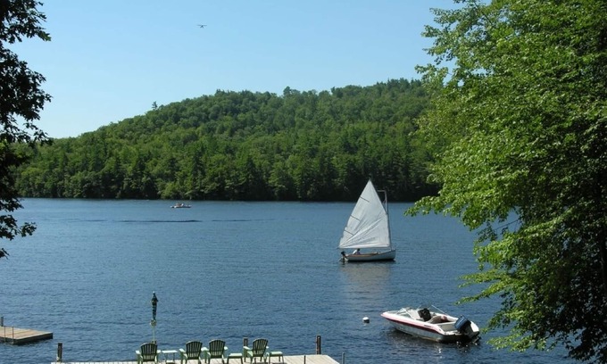 Acton Cottage | Charmant chalet au bord de l'eau sur le lac immaculé du sud du Maine